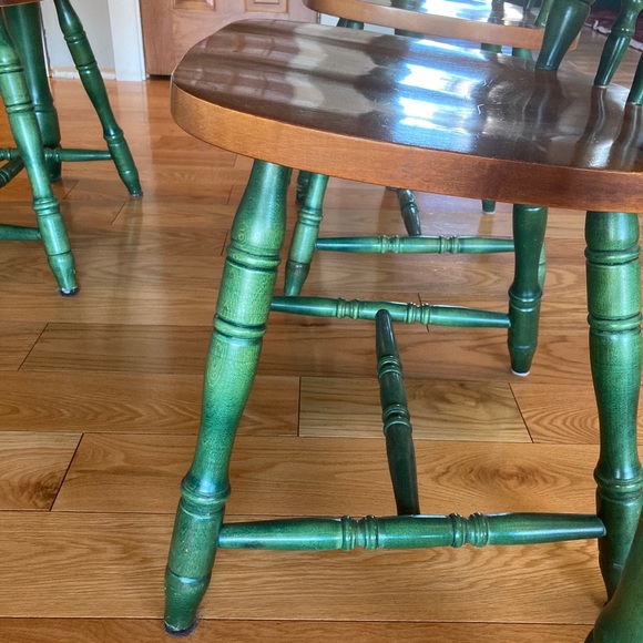 Glass top extension dining table with chairs - Picture 4 of 4